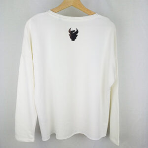 Sud-over-white-back
